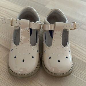 FootmateS toddler girl shoes size 6 . Cream color / tan .